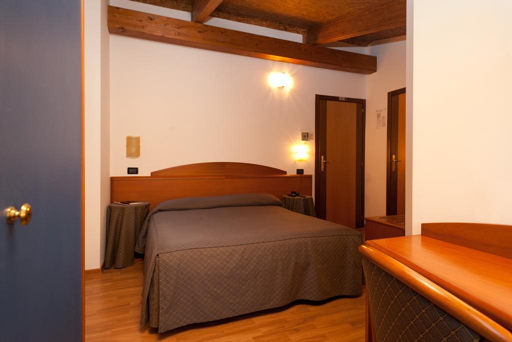 Casa Ferretti Di Ferretti Village Silvi Marina Habitación foto